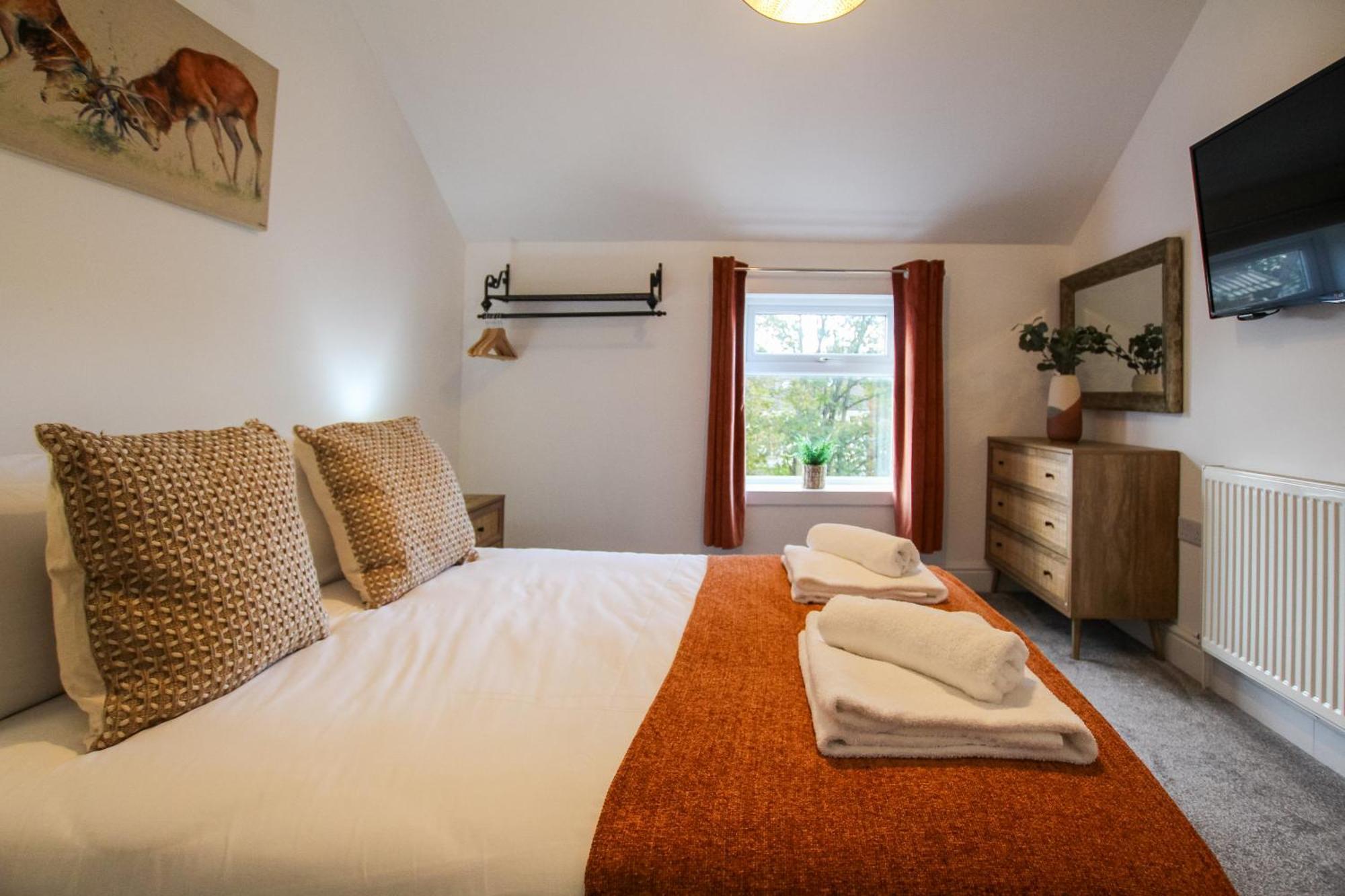 Fairways View - Spacious Apartment - Sleeps 6 - Lovely Views - By Rework Accommodation Hoylake Exterior photo